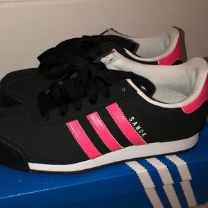 Women’s adidas Somoa size 6.5 black and pink